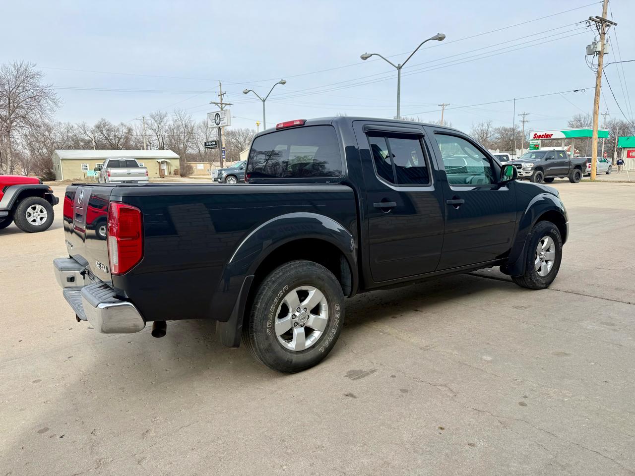 Nissan Frontier SE-V6 Crew Cab 4WD 2010