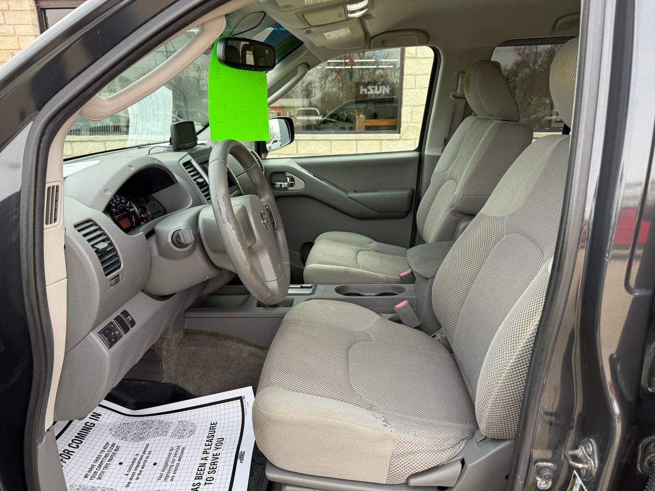 Nissan Frontier SE-V6 Crew Cab 4WD 2010