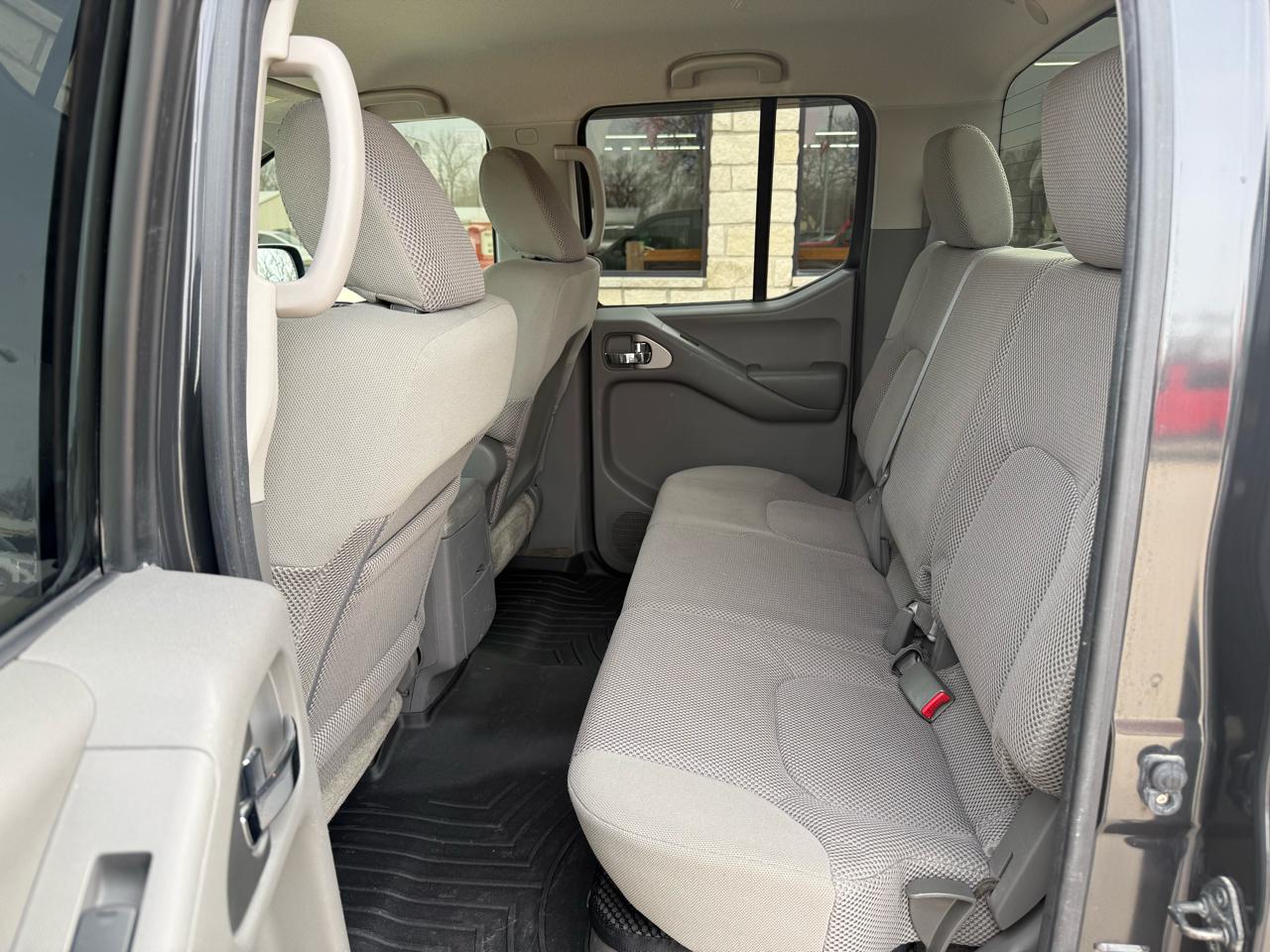 Nissan Frontier SE-V6 Crew Cab 4WD 2010