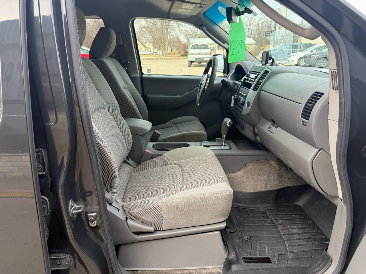 Nissan Frontier SE-V6 Crew Cab 4WD 2010