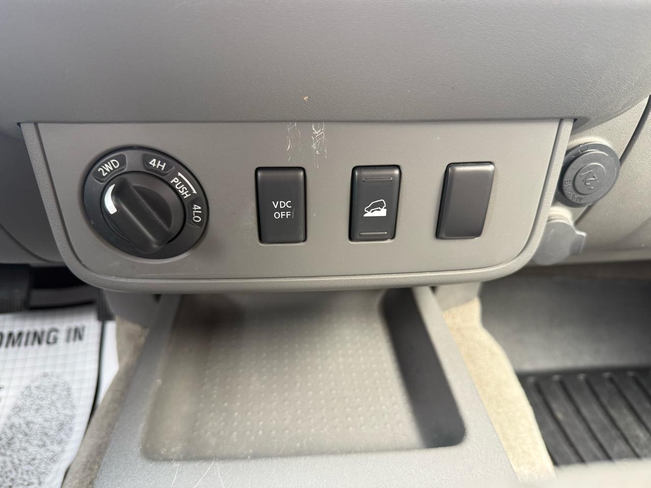 Nissan Frontier SE-V6 Crew Cab 4WD 2010