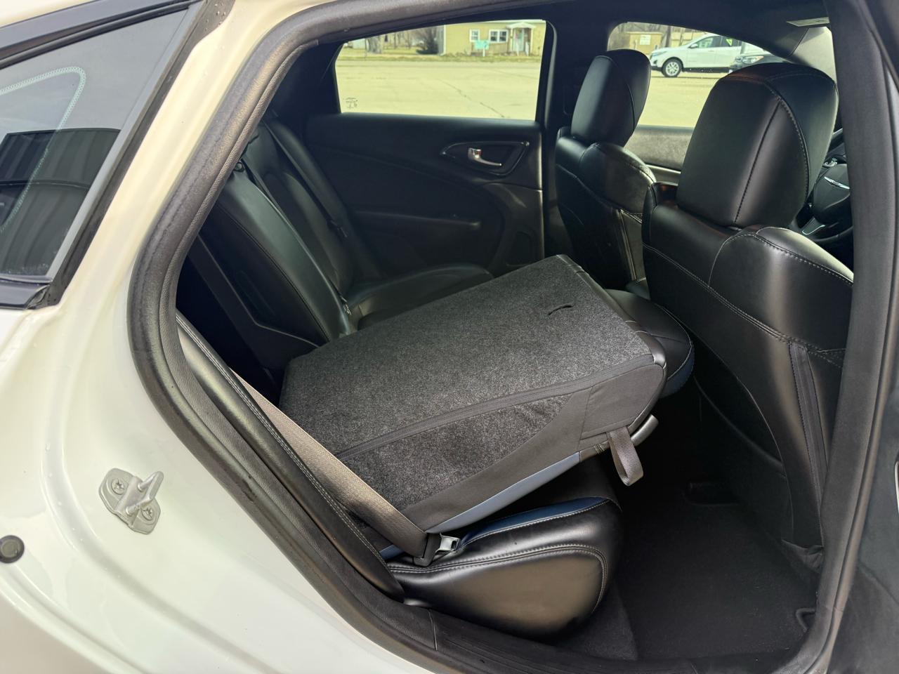 Chrysler 200 S AWD 2015