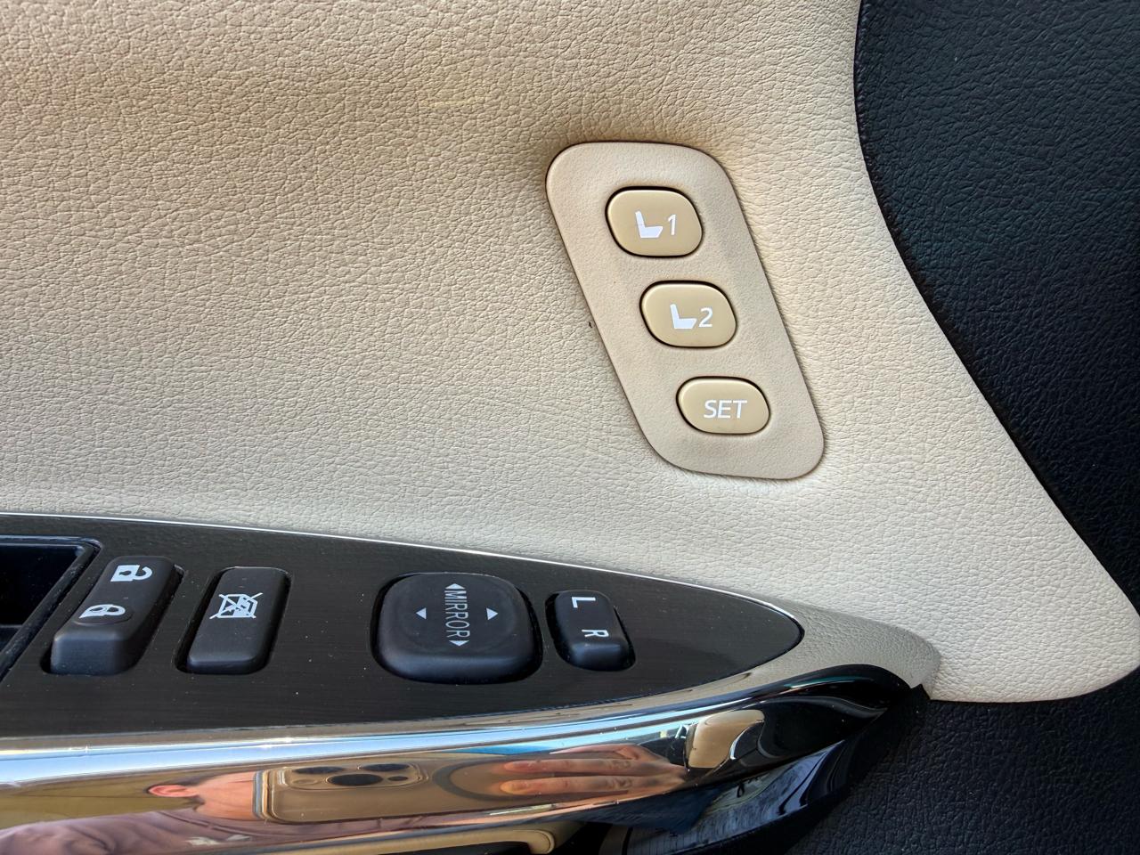 Toyota Avalon Hybrid Limited 2014