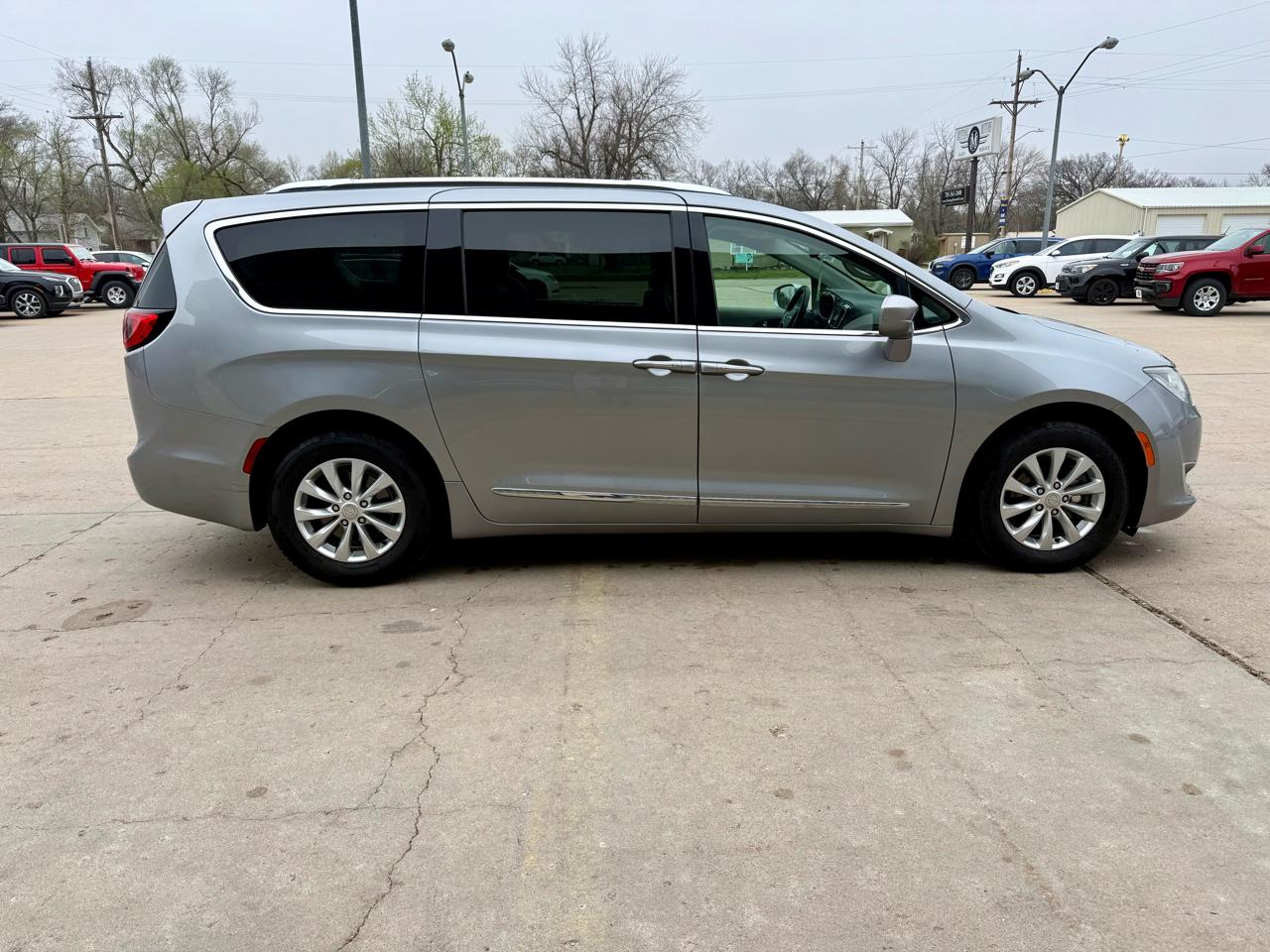 Chrysler Pacifica Touring-L 2019