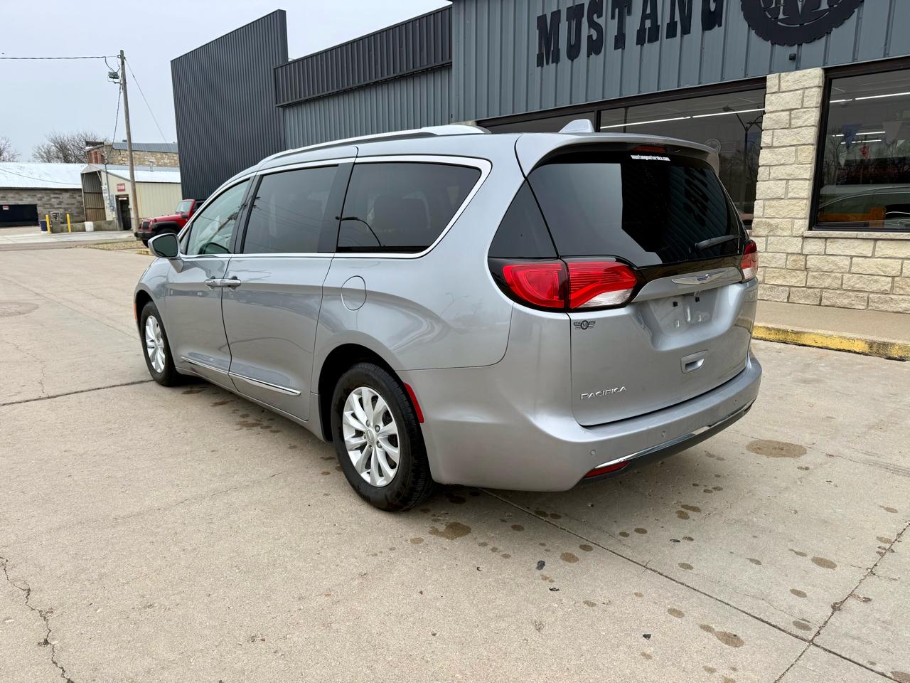 Chrysler Pacifica Touring-L 2019