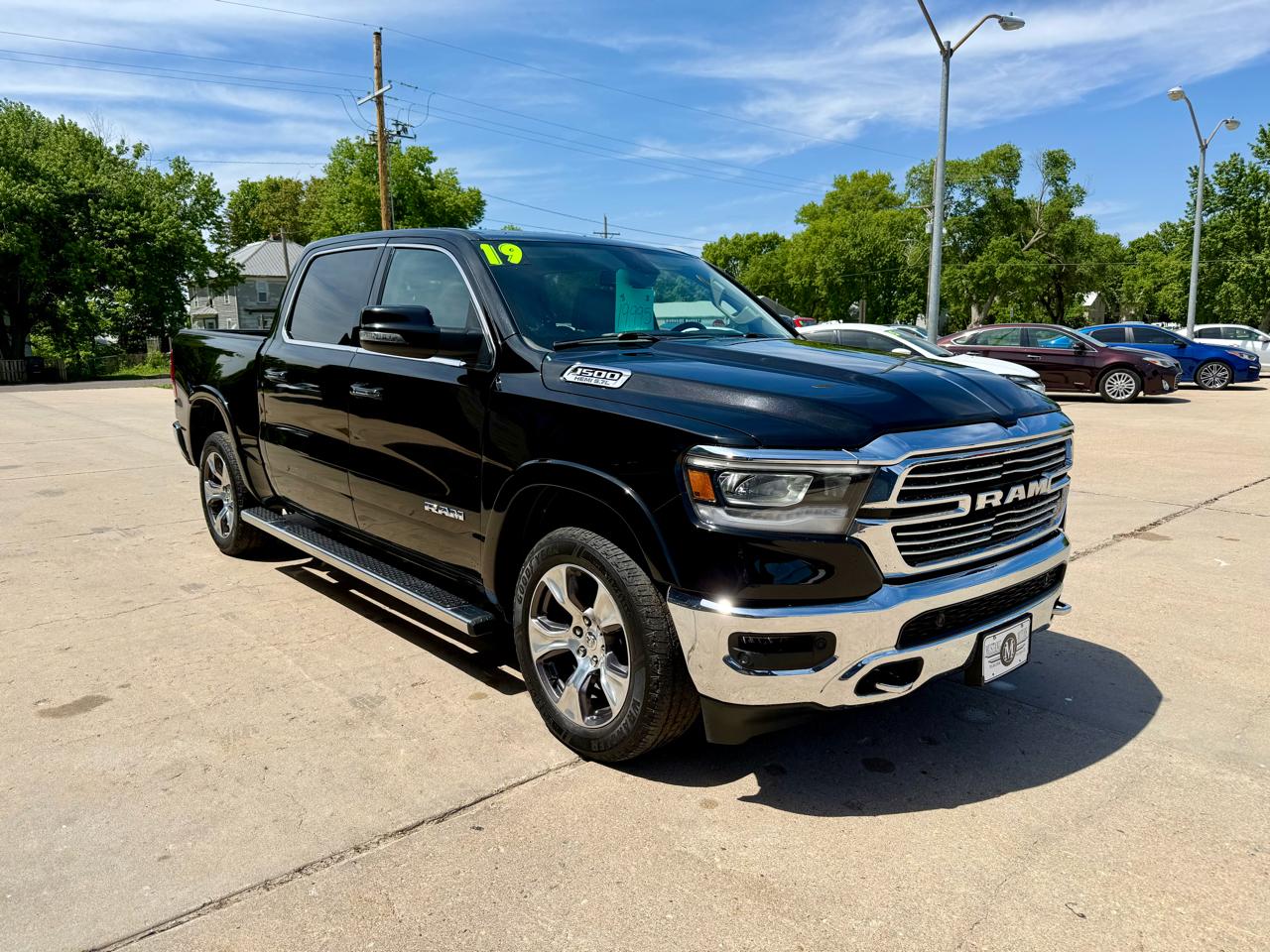 RAM 1500 Laramie Crew Cab SWB 4WD 2019