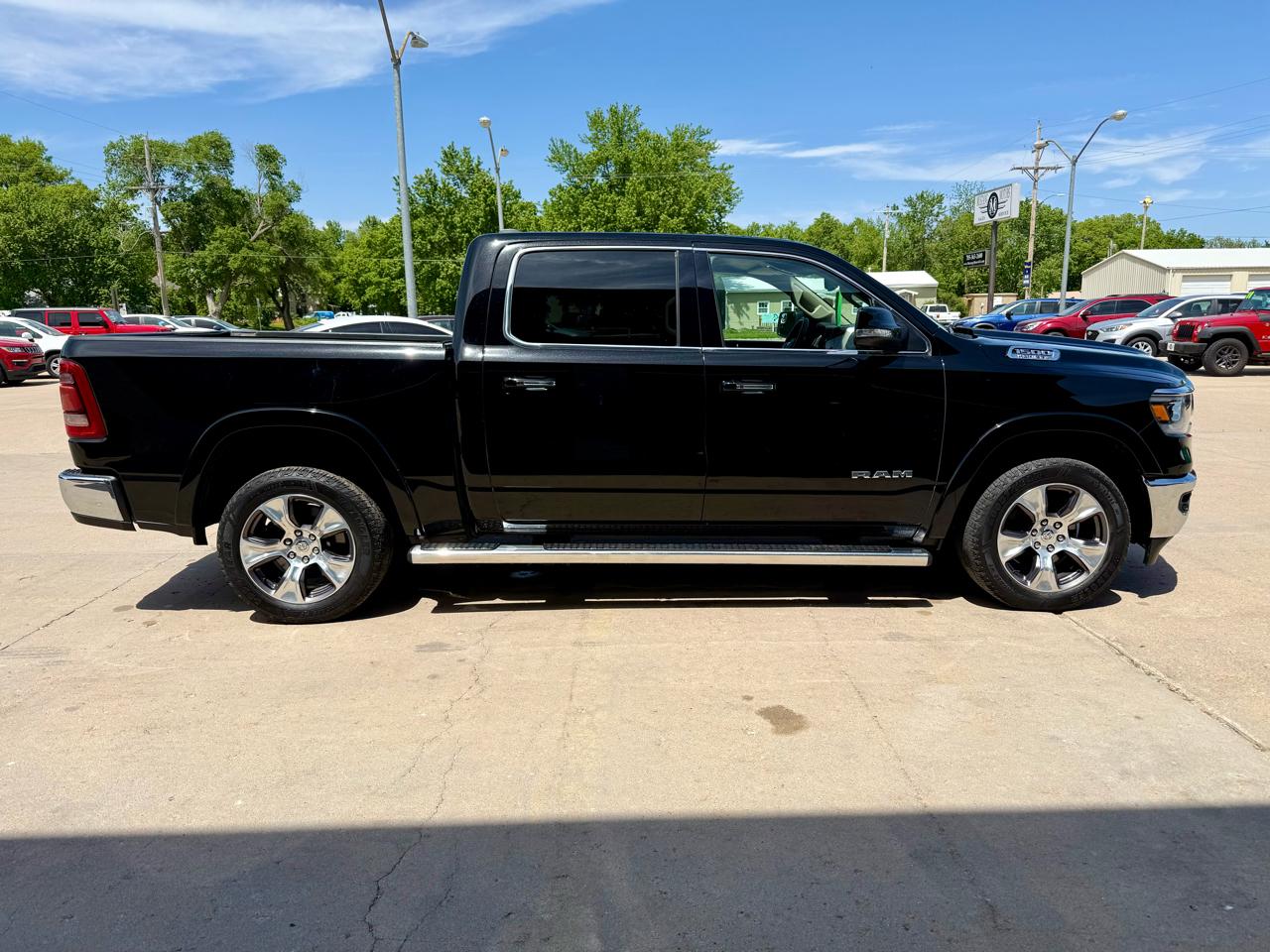 RAM 1500 Laramie Crew Cab SWB 4WD 2019