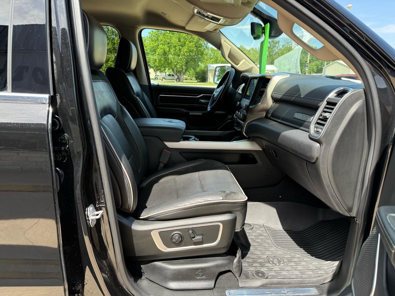 RAM 1500 Laramie Crew Cab SWB 4WD 2019