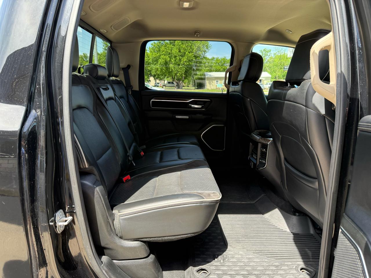 RAM 1500 Laramie Crew Cab SWB 4WD 2019