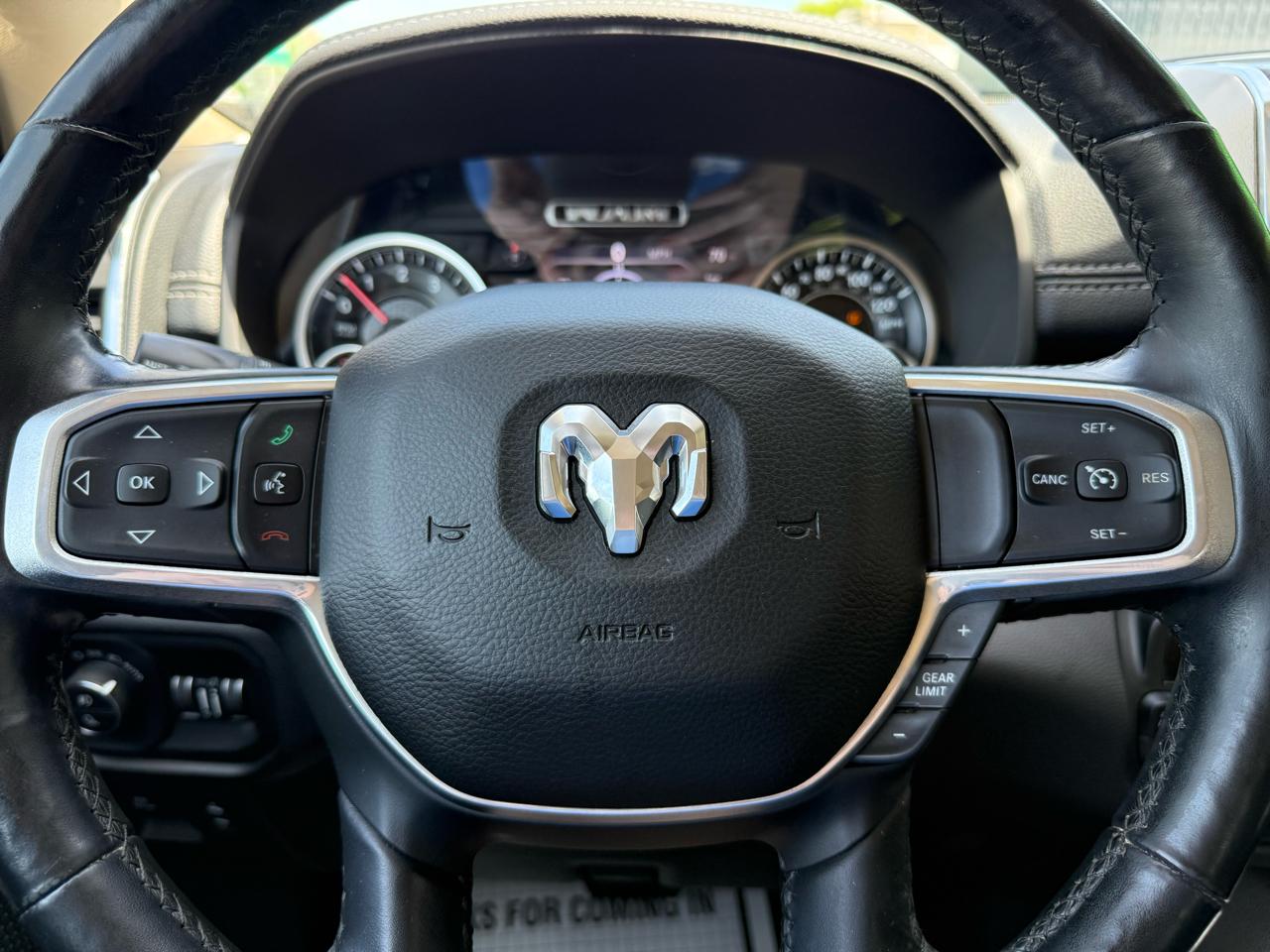RAM 1500 Laramie Crew Cab SWB 4WD 2019