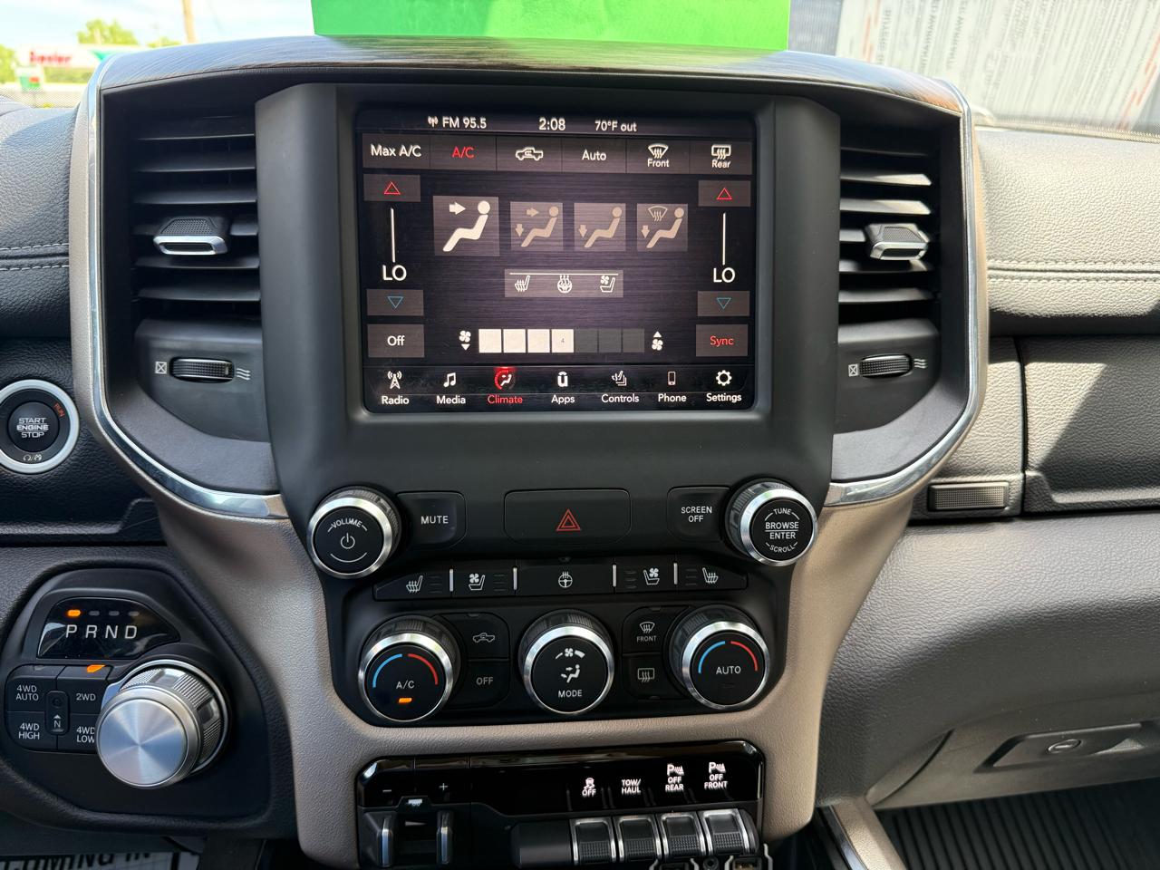 RAM 1500 Laramie Crew Cab SWB 4WD 2019