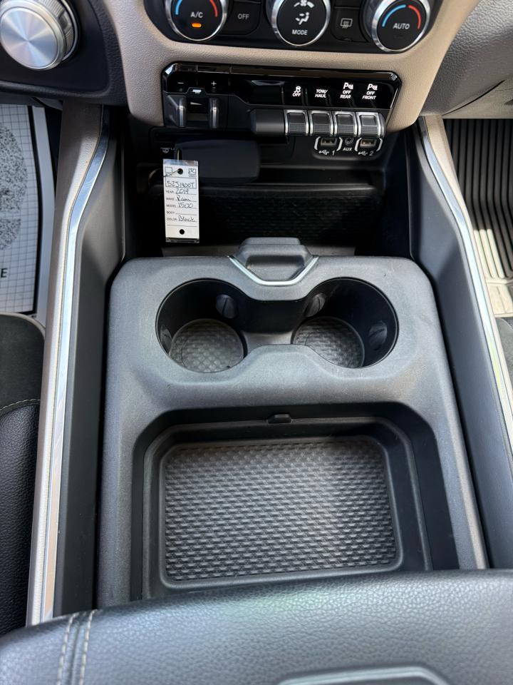 RAM 1500 Laramie Crew Cab SWB 4WD 2019