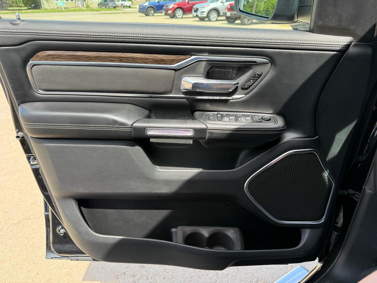 RAM 1500 Laramie Crew Cab SWB 4WD 2019