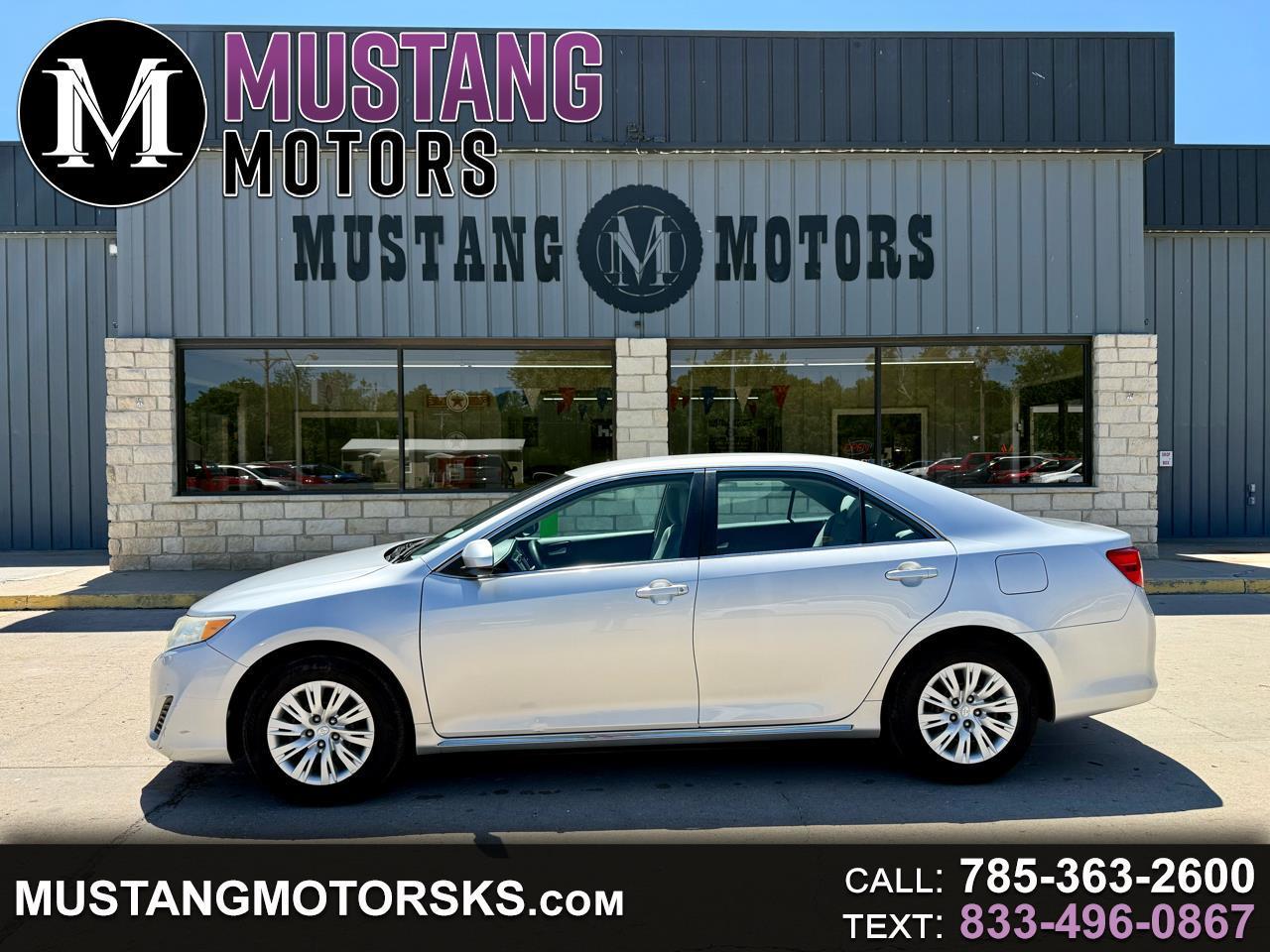 2014 Toyota Camry 4dr Sedan LE