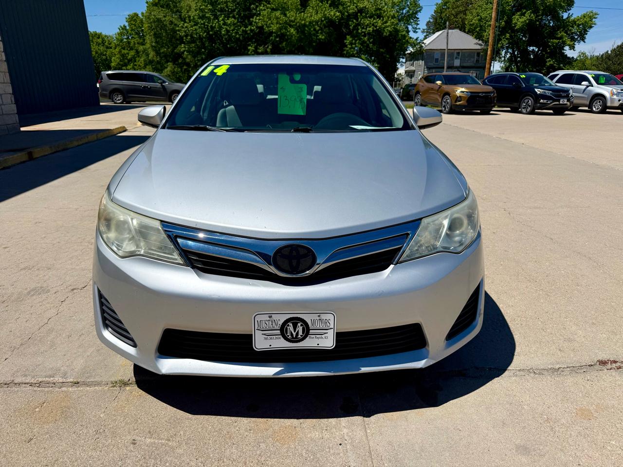 Toyota Camry 4dr Sedan LE 2014