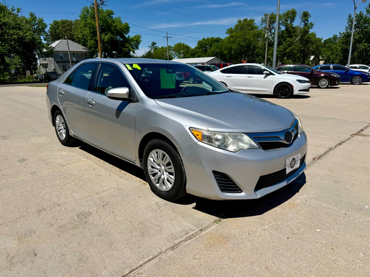 Toyota Camry 4dr Sedan LE 2014