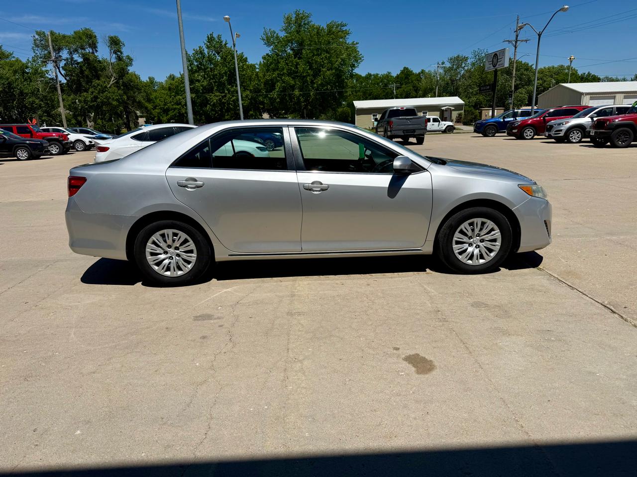 Toyota Camry 4dr Sedan LE 2014
