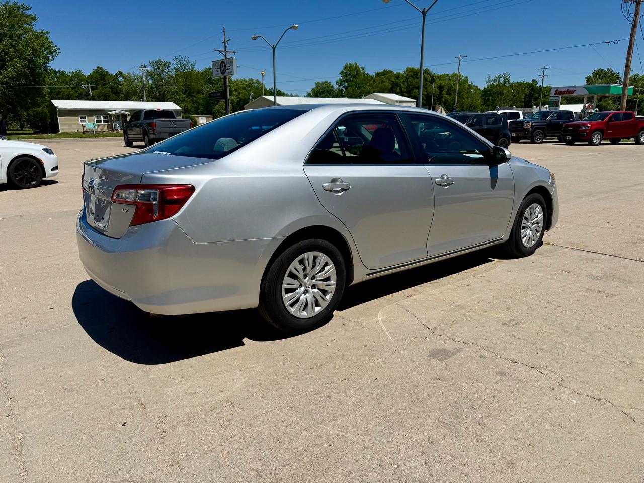 Toyota Camry 4dr Sedan LE 2014
