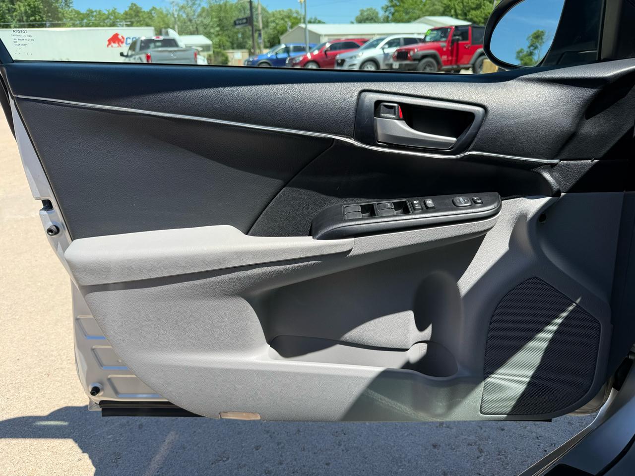 Toyota Camry 4dr Sedan LE 2014
