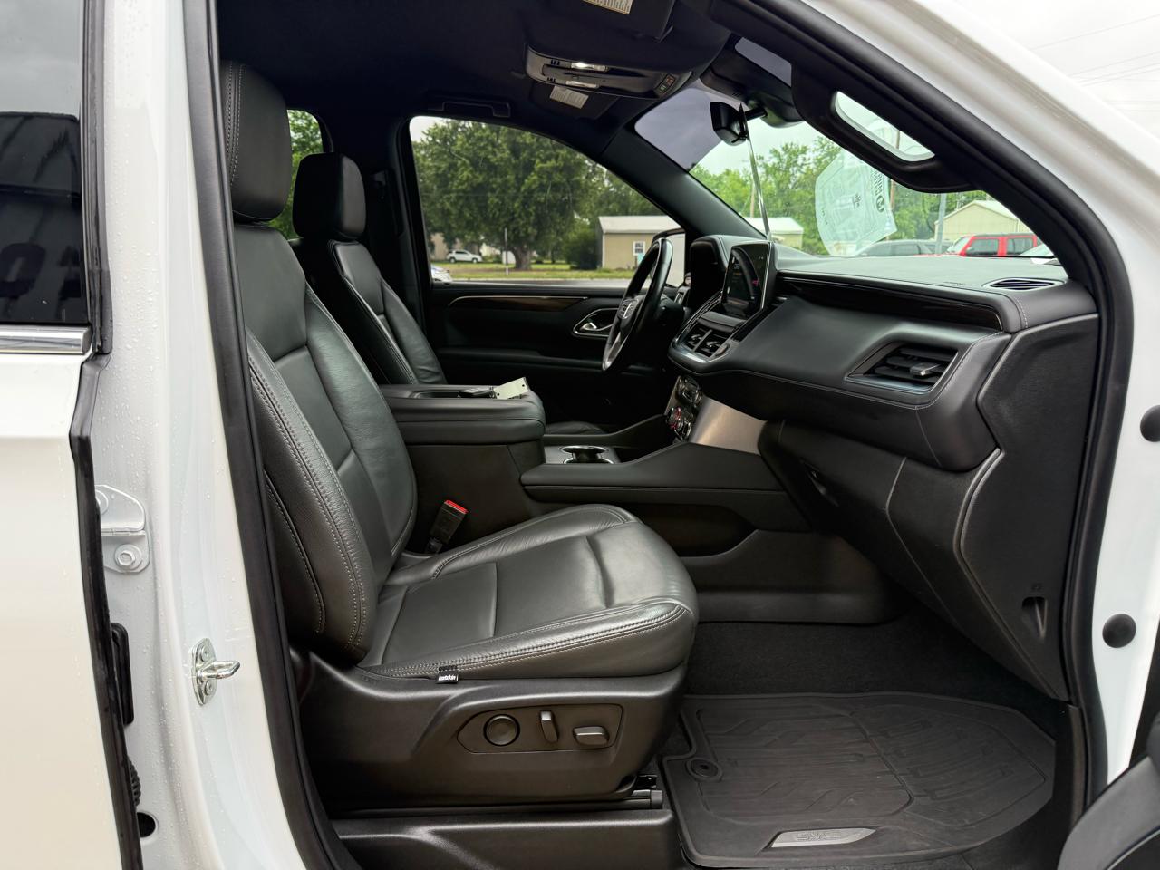 GMC Yukon XL 4WD 4dr SLE 2022