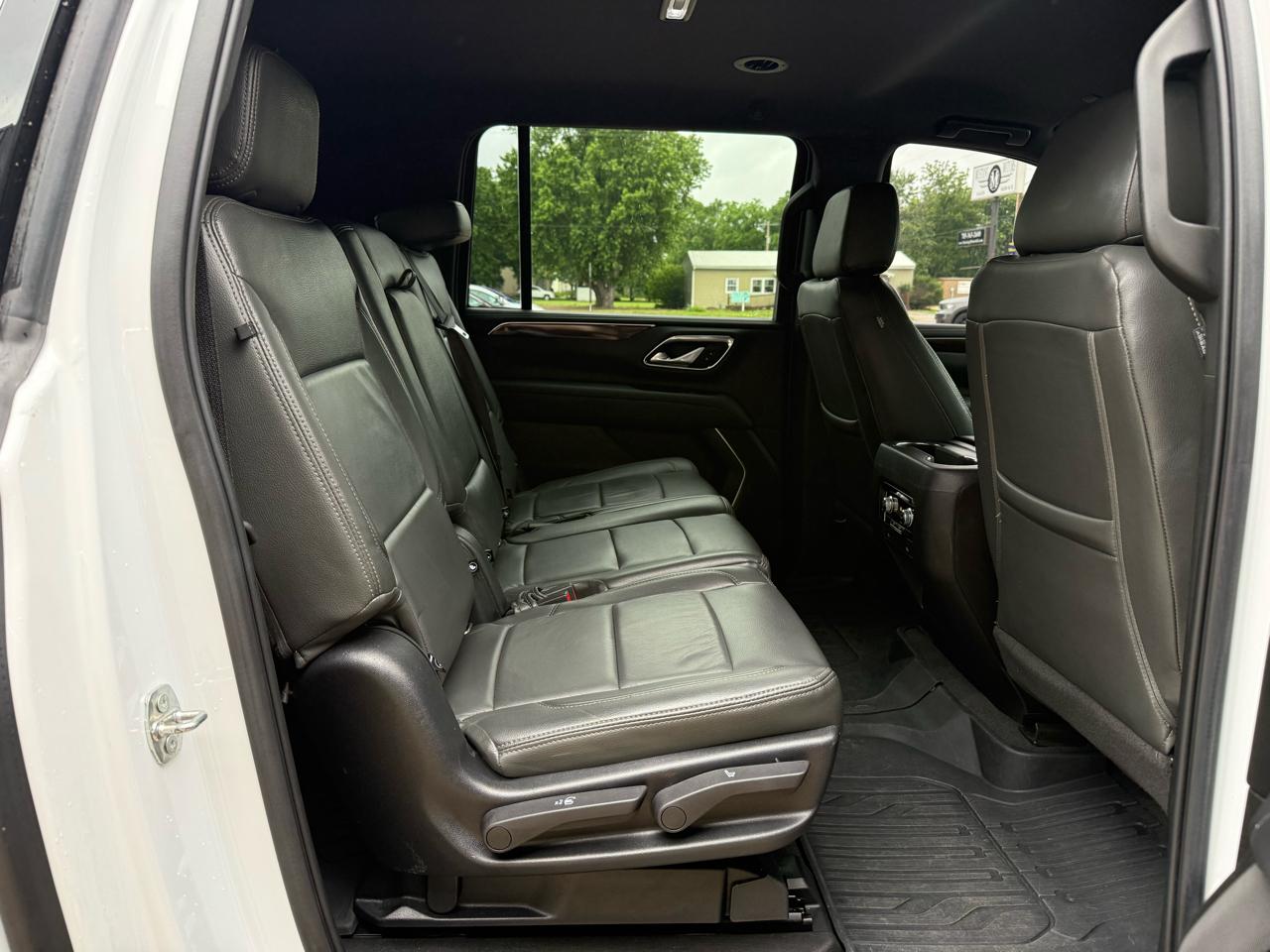 GMC Yukon XL 4WD 4dr SLE 2022