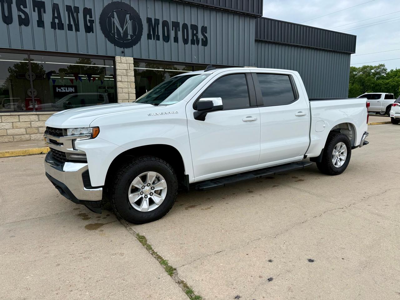 Chevrolet Silverado 1500 LTD 4WD Crew Cab 147" LT w/1LT 2022
