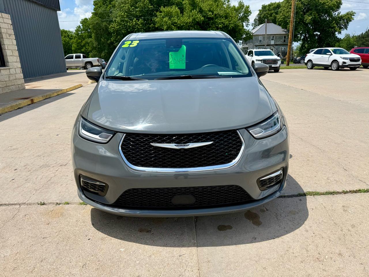 Chrysler Pacifica Touring L FWD 2023