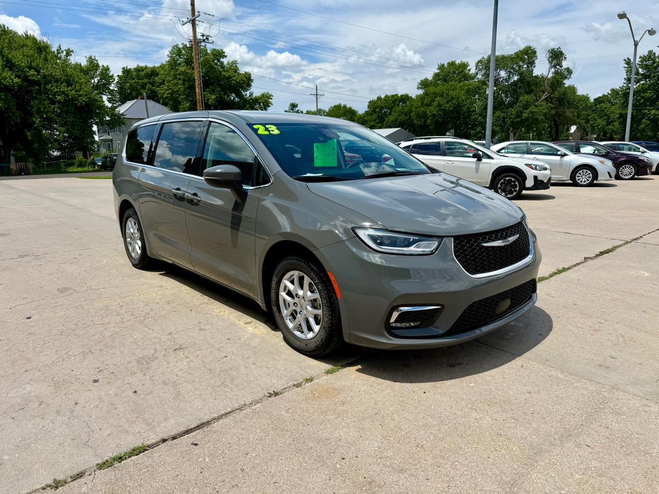 Chrysler Pacifica Touring L FWD 2023