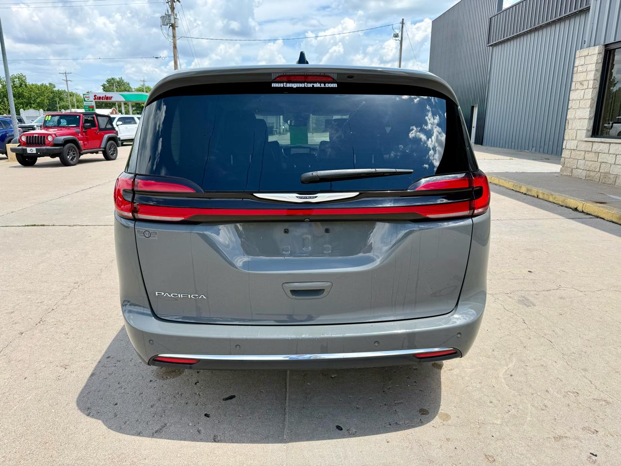 Chrysler Pacifica Touring L FWD 2023