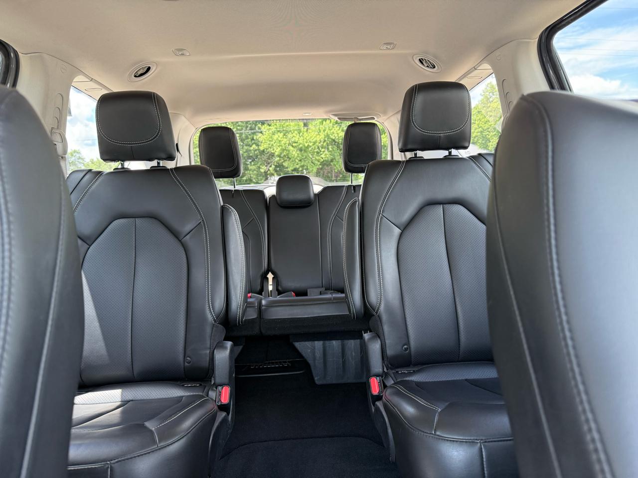 Chrysler Pacifica Touring L FWD 2023