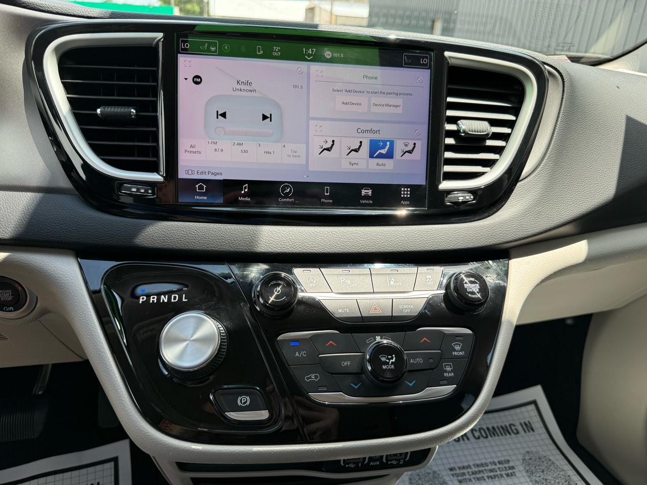 Chrysler Pacifica Touring L FWD 2023
