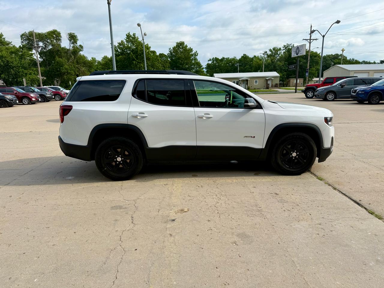 GMC Acadia AWD 4dr AT4 2020