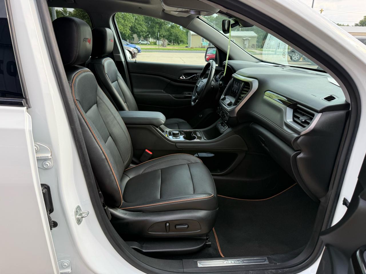 GMC Acadia AWD 4dr AT4 2020