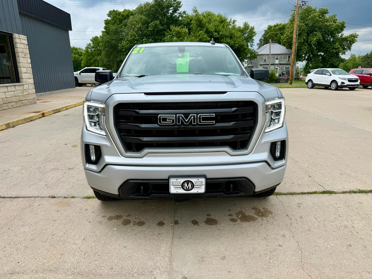 GMC Sierra 1500 4WD Crew Cab 147" Elevation w/3SB 2021