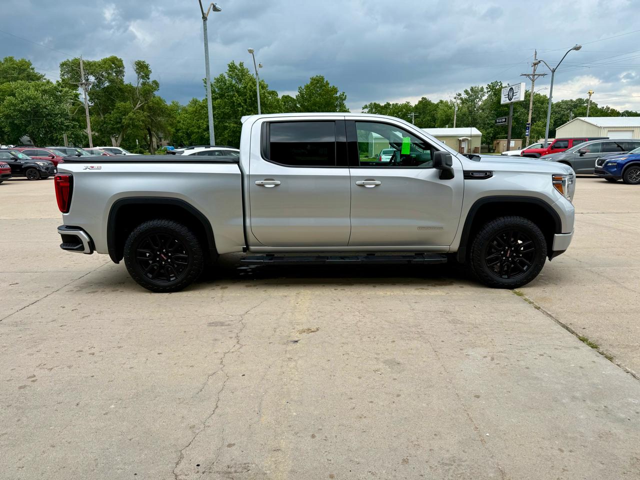 GMC Sierra 1500 4WD Crew Cab 147" Elevation w/3SB 2021