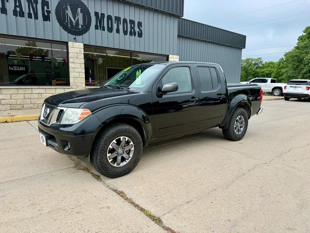 Nissan Frontier 4WD Crew Cab SWB Auto SV 2014