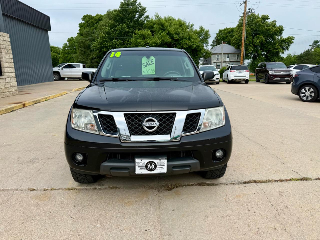 Nissan Frontier 4WD Crew Cab SWB Auto SV 2014