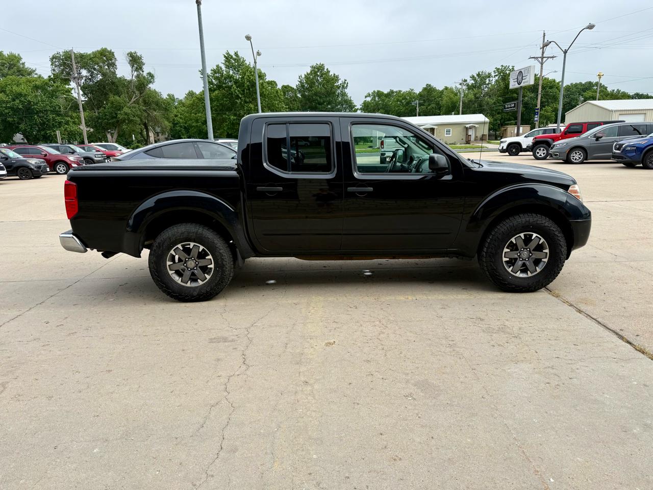 Nissan Frontier 4WD Crew Cab SWB Auto SV 2014