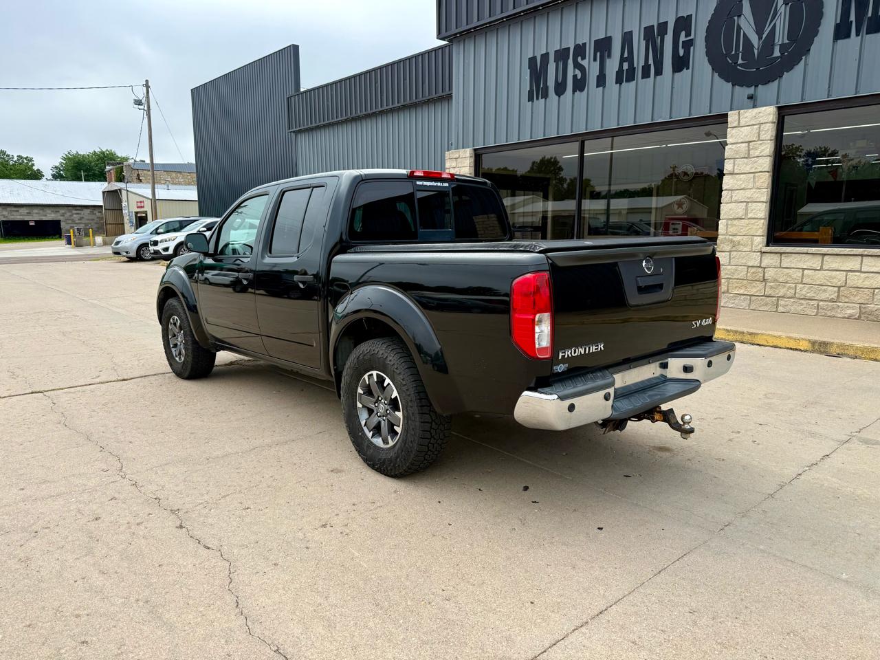 Nissan Frontier 4WD Crew Cab SWB Auto SV 2014