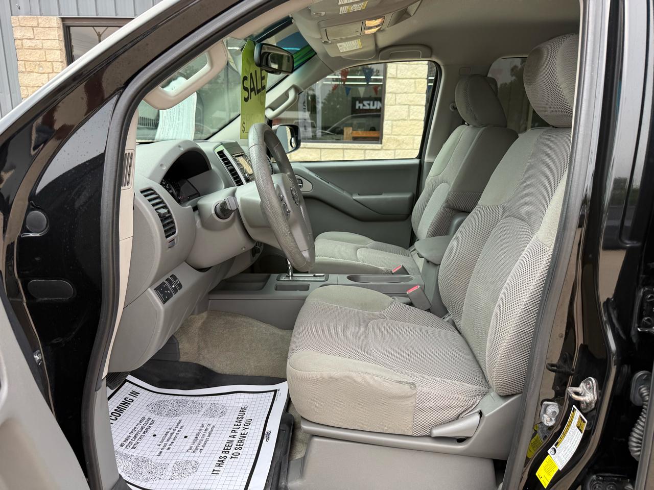 Nissan Frontier 4WD Crew Cab SWB Auto SV 2014