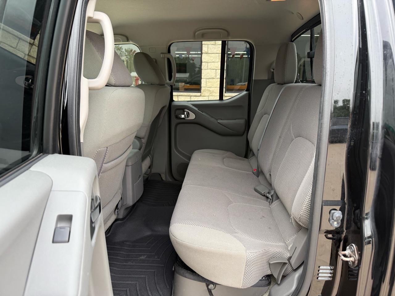 Nissan Frontier 4WD Crew Cab SWB Auto SV 2014