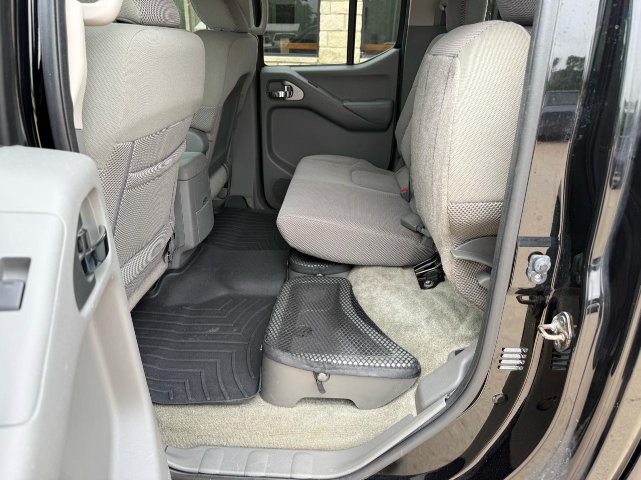 Nissan Frontier 4WD Crew Cab SWB Auto SV 2014