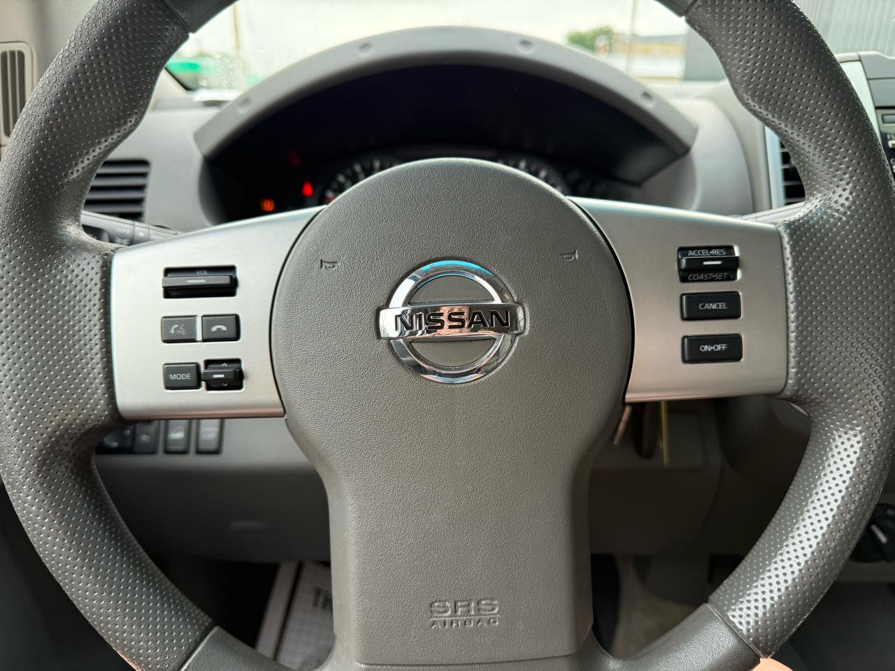 Nissan Frontier 4WD Crew Cab SWB Auto SV 2014