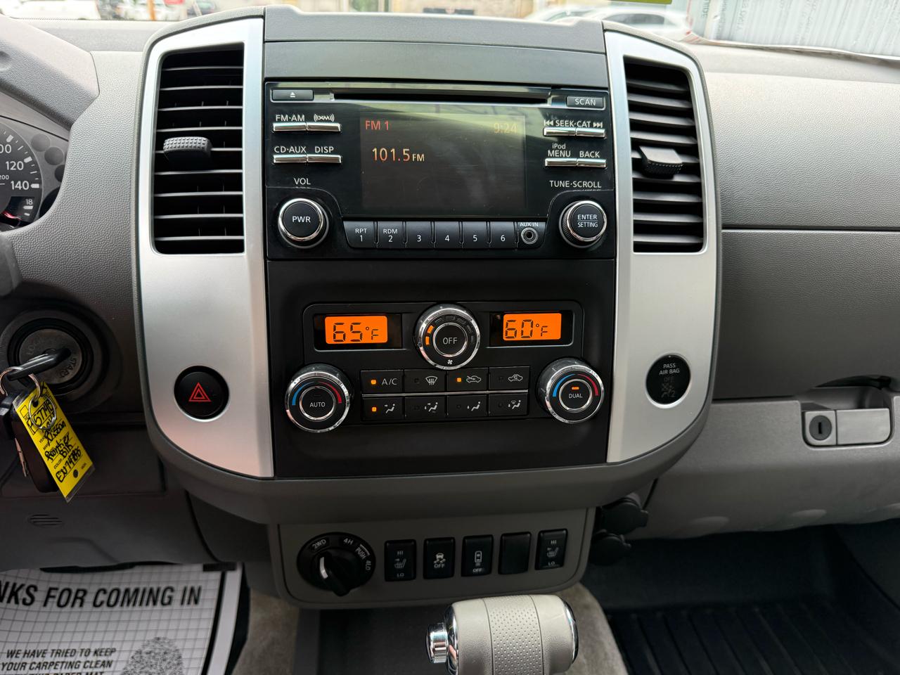 Nissan Frontier 4WD Crew Cab SWB Auto SV 2014
