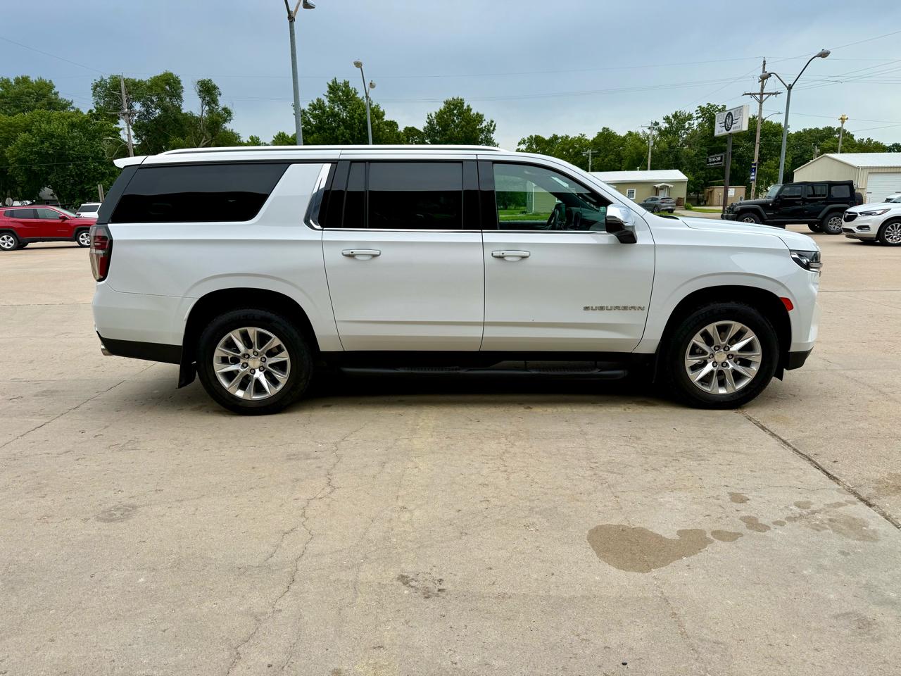 Chevrolet Suburban 4WD 4dr Premier 2022