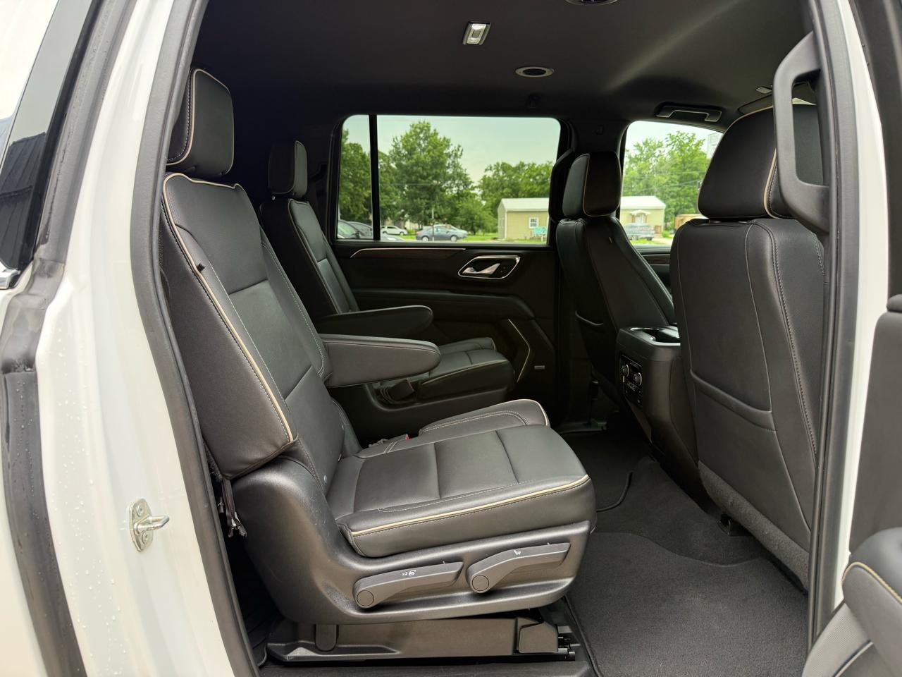 Chevrolet Suburban 4WD 4dr Premier 2022