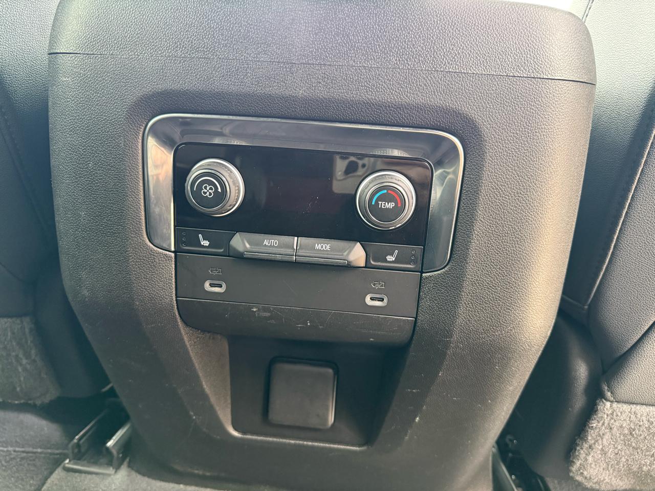 Chevrolet Suburban 4WD 4dr Premier 2022