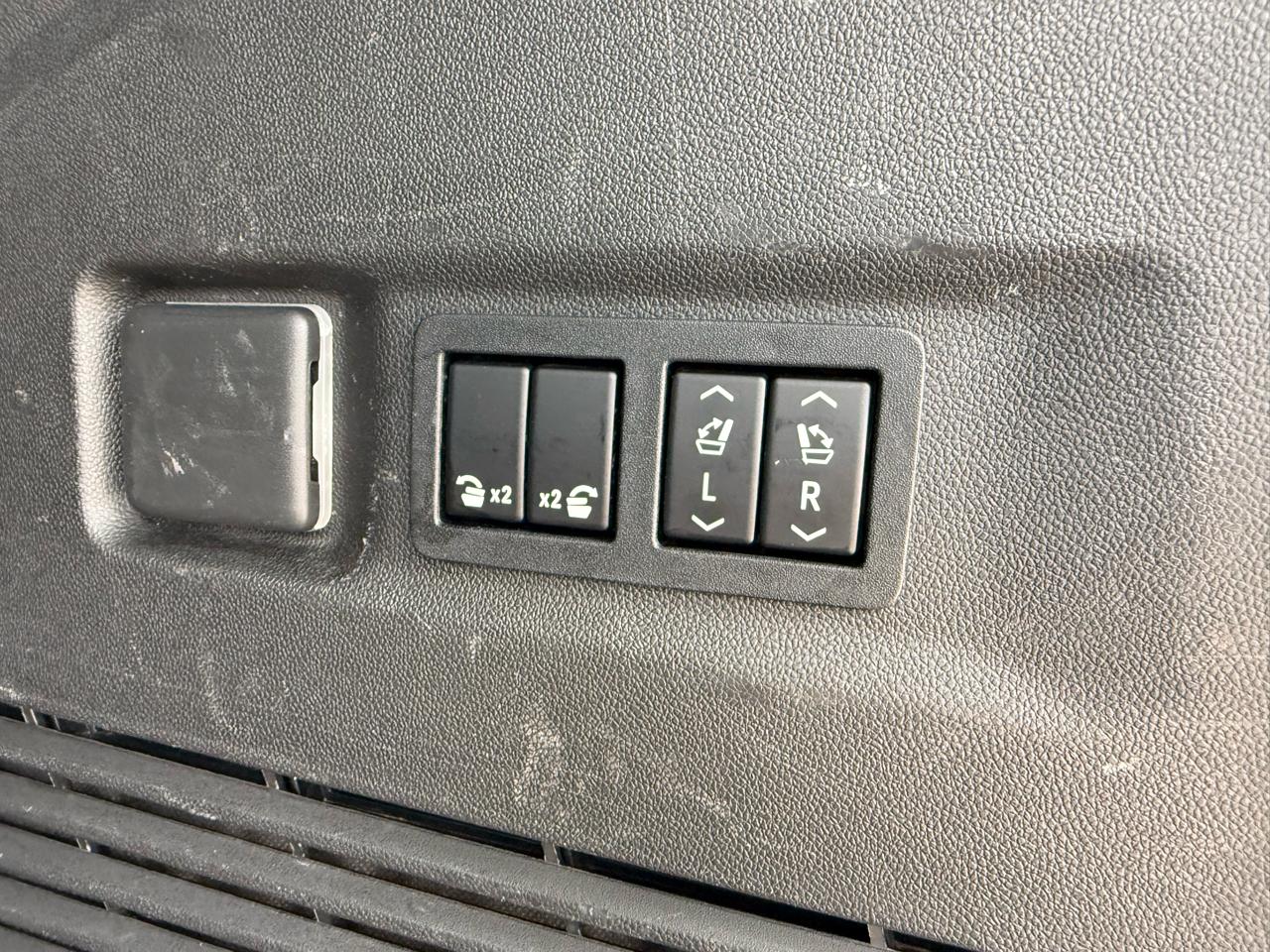 Chevrolet Suburban 4WD 4dr Premier 2022