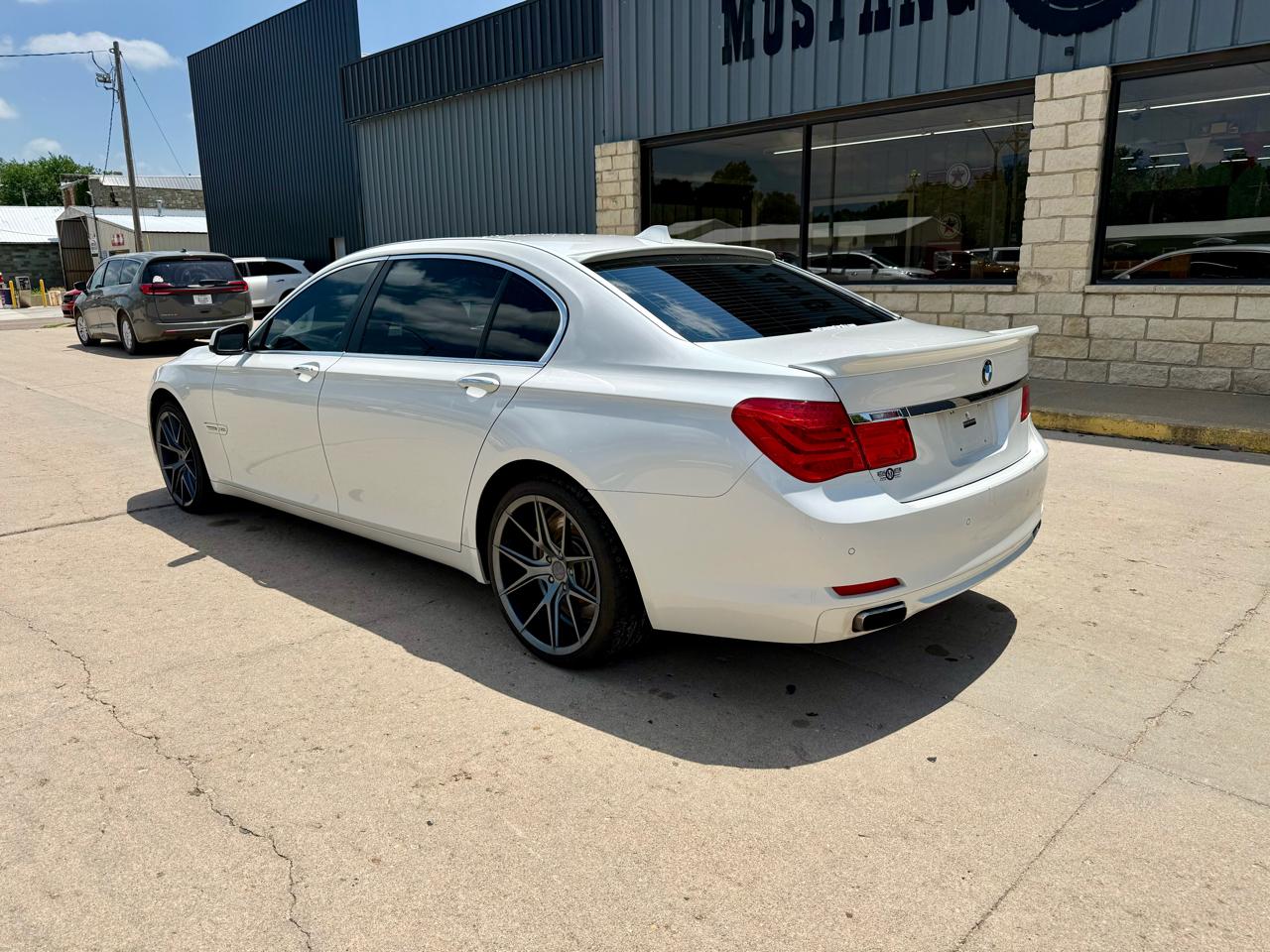 BMW 7 Series 4dr Sdn ALPINA B7 LWB xDrive AWD 2011
