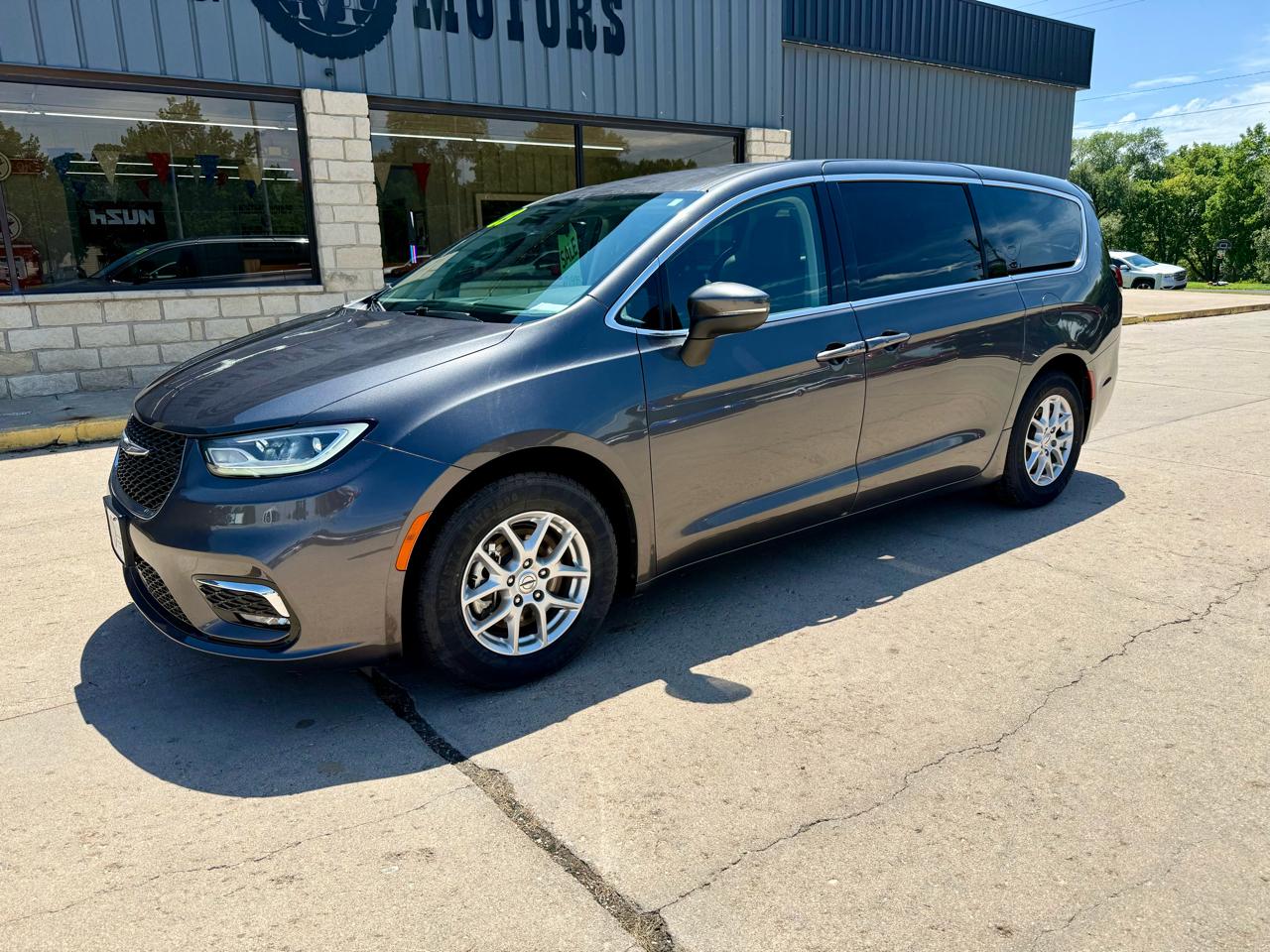 Chrysler Pacifica Touring L FWD 2023